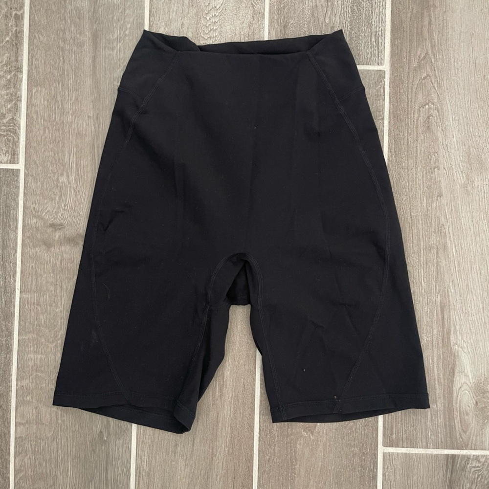 BuffBunny Legacy Short 6” Size S